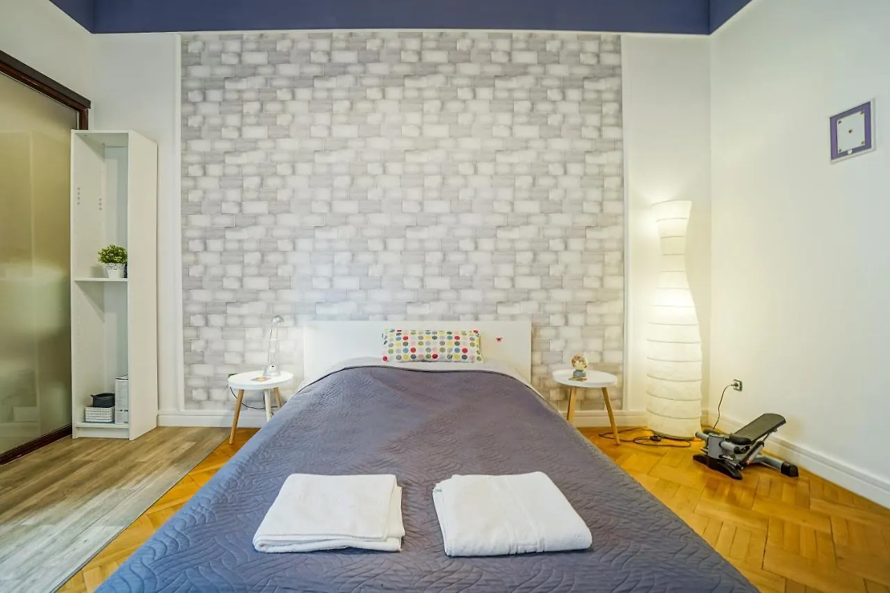 Victoriei Bricks Apartment Bucharest